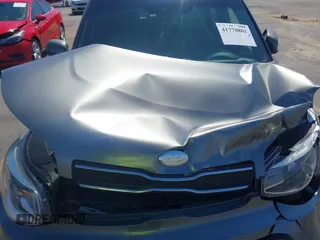 2019 Kia Soul with VIN KNDJN2A20K7694992, listed as a IAAI auction lot 41770801 with 82,546 mi miles. Bid and sale history available at carsss.com. Image 10.