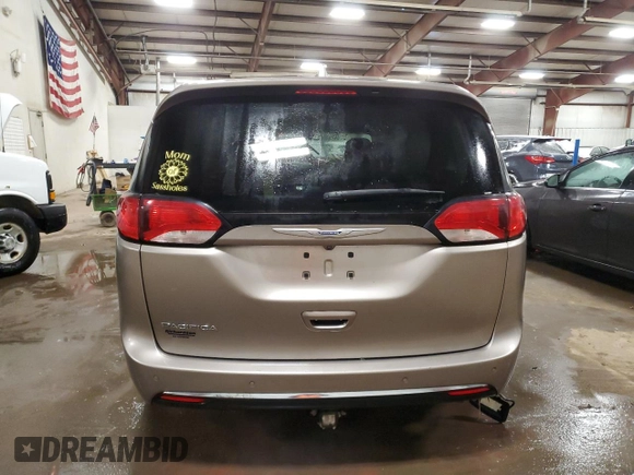 2018 Chrysler Pacifica Touring Plus with VIN 2C4RC1FG0JR234168, listed as a Copart auction lot 42035405 with 117,788 mi miles and Clean Title. Bid and sale history available at DreamBid. Image 6.
