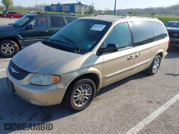 2001 Chrysler Town & Country Limited with VIN 2C8GP64L01R396390, listed as a IAAI auction lot 41978985 with 224,064 mi miles. Bid and sale history available at carsss.com. Image 2.