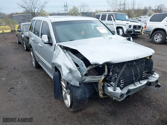 2007 Jeep Grand Cherokee SRT-8 with VIN 1J8HR78367C649237, listed as a IAAI auction lot 42019555 with 101,967 mi miles. Bid and sale history available at carsss.com. Image 1.
