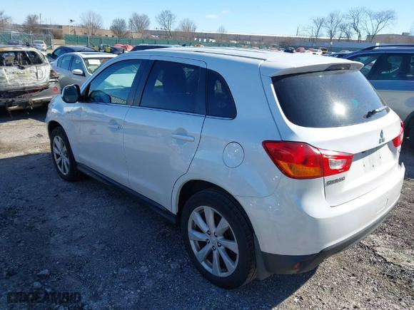 2015 Mitsubishi Outlander Sport SE with VIN 4A4AR4AU9FE021744, listed as a IAAI auction lot 41633543 with 95,393 mi miles. Bid and sale history available at carsss.com. Image 3.