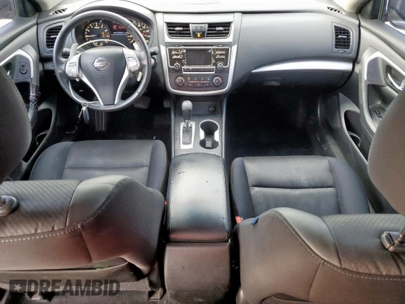 2017 Nissan Altima SV z VIN 1N4AL3AP6HC215276, wystawiony jako Copart lot #59560135 z przebiegiem 158 020 mil mil oraz Czysty tytuł • Clean title. Historia ofert i sprzedaży dostępna na DreamBid. Obrazek 8.