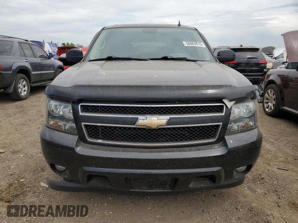 2008 Chevrolet Suburban LTZ with VIN 1GNFC16J28R174433, listed as a Copart auction lot 56663015 with 313,335 mi miles and Clean title. Bid and sale history available at DreamBid. Image 5.