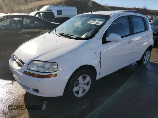 2007 Chevrolet Aveo LS z VIN KL1TD66677B764241, wystawiony jako Copart lot #46610365 z przebiegiem 116 454 mil mil oraz Szkody całkowita. Historia ofert i sprzedaży dostępna na DreamBid. Obrazek 1.