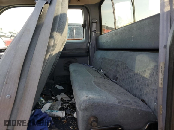 1999 Ford F-250 XL with VIN 1FTNX20F6XEF06608, listed as a Copart auction lot 45563185 with 260,145 mi miles and Salvage title. Bid and sale history available at DreamBid. Image 10.