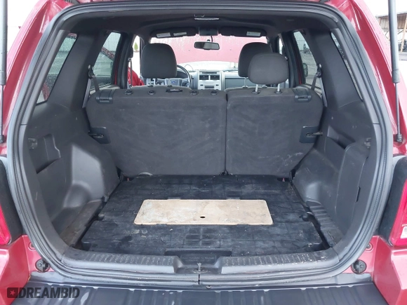 2011 Ford Escape XLT with VIN 1FMCU9D77BKB34262, listed as a IAAI auction lot 41198534 with 212,006 mi miles. Bid and sale history available at carsss.com. Image 17.