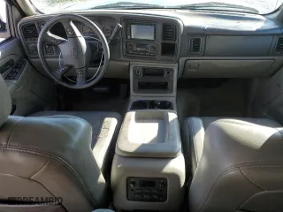 2004 Chevrolet Tahoe LT with VIN 1GNEK13ZX4R257966, listed as a Copart auction lot 83430864 with 0 mi miles and Salvage Title. Bid and sale history available at carsss.com. Image 8.