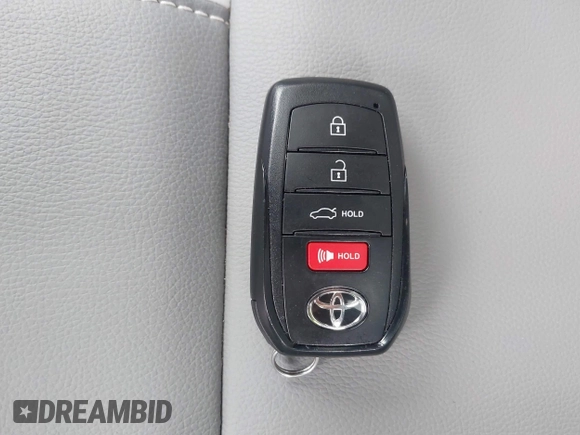 2025 Toyota Camry LE z VIN 4T1DAACK5SU527380, wystawiony jako IAAI lot #42116438 z przebiegiem 4 917 mil mil oraz . Historia ofert i sprzedaży dostępna na DreamBid. Obrazek 11.