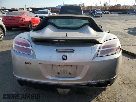 2008 Saturn Sky z VIN 1G8MC35BX8Y132825, wystawiony jako Copart lot #81708484 z przebiegiem 117 955 mil mil oraz Czysty tytuł • Clean title. Historia ofert i sprzedaży dostępna na DreamBid. Obrazek 6.
