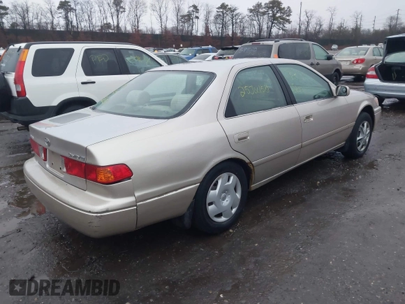 2001 Toyota Camry CE z VIN 4T1BG22K01U847704, wystawiony jako IAAI lot #41583762 z przebiegiem Nie podano mil oraz . Historia ofert i sprzedaży dostępna na DreamBid. Obrazek 4.