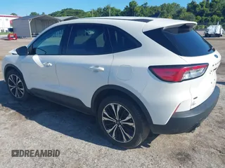 2022 Ford Escape SE z VIN 1FMCU0G64NUB84513, wystawiony jako IAAI lot #42579903 z przebiegiem 44 546 mil mil oraz . Historia ofert i sprzedaży dostępna na DreamBid. Obrazek 3.