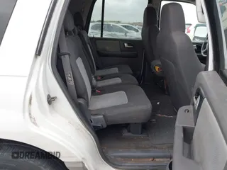 2003 Ford Expedition Special Service with VIN 1FMPU15L13LA66065, listed as a IAAI auction lot 41861536 with 254,362 mi miles. Bid and sale history available at carsss.com. Image 8.