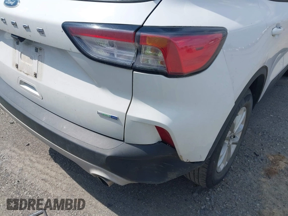 2020 Ford Escape SE with VIN 1FMCU9G60LUA23335, listed as a IAAI auction lot 42133925 with 46,434 mi miles. Bid and sale history available at carsss.com. Image 6.