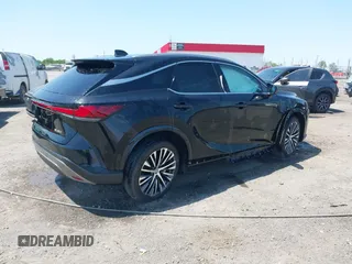 2024 Lexus RX 350 z VIN 2T2BAMBA1RC046647, wystawiony jako IAAI lot #42043636 z przebiegiem 2 595 mil mil oraz . Historia ofert i sprzedaży dostępna na DreamBid. Obrazek 4.