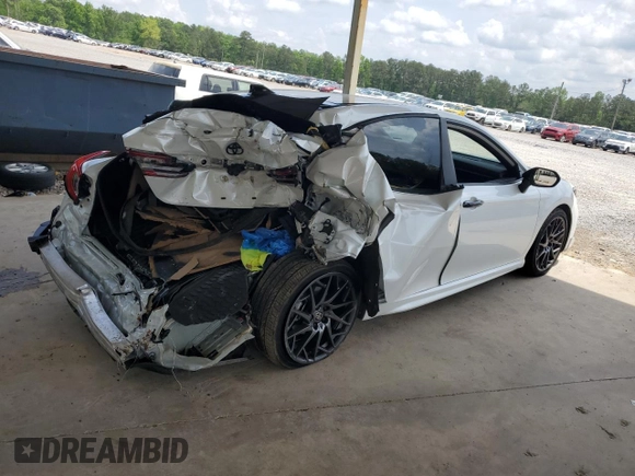 2025 Toyota Camry LE z VIN 4T1DAACK4SU058976, wystawiony jako Copart lot #55153145 z przebiegiem 18 584 mil mil oraz Szkoda całkowita • Salvage title. Historia ofert i sprzedaży dostępna na DreamBid. Obrazek 3.