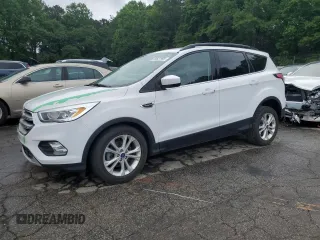 2017 Ford Escape SE z VIN 1FMCU0GD7HUC33240, wystawiony jako Copart lot #59627995 z przebiegiem 105 670 mil mil oraz Czysty tytuł • Clean title. Historia ofert i sprzedaży dostępna na DreamBid. Obrazek 1.
