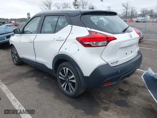 2018 Nissan Kicks SR with VIN 3N1CP5CU0JL510389, listed as a IAAI auction lot 41710875 with 48,001 mi miles. Bid and sale history available at carsss.com. Image 3.