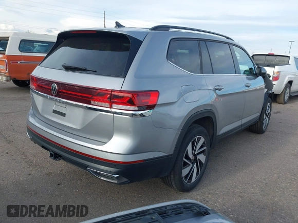 2024 Volkswagen Atlas SE with VIN 1V2WR2CA6RC566660, listed as a IAAI auction lot 41255378 with 12,814 mi miles and . Bid and sale history available at DreamBid. Image 4.