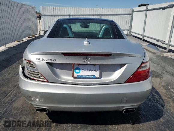 2015 Mercedes-Benz SLK 250 z VIN WDDPK4HA5FF099715, wystawiony jako Copart lot #46414085 z przebiegiem 63 532 mil mil oraz Czysty tytuł • Clean title. Historia ofert i sprzedaży dostępna na DreamBid. Obrazek 6.