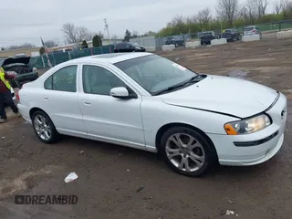 2009 Volvo S60 2.5T with VIN YV1RS592092720882, listed as a IAAI auction lot 42006676 with 143,647 mi miles. Bid and sale history available at carsss.com. Image 14.
