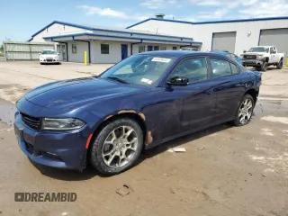 2015 Dodge Charger SXT z VIN 2C3CDXJG6FH837396, wystawiony jako Copart lot #56969455 z przebiegiem 151 864 mil mil oraz Szkoda całkowita • Salvage title. Historia ofert i sprzedaży dostępna na DreamBid. Obrazek 1.