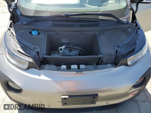 2017 BMW i3 with VIN WBY1Z8C37HV895076, listed as a Copart auction lot 60131235 with 104,753 mi miles and Salvage title. Bid and sale history available at DreamBid. Image 11.