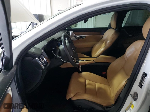 2018 Volvo S90 Inscription z VIN LVY992ML1JP020191, wystawiony jako Copart lot #45768555 z przebiegiem 107 712 mil mil oraz Szkoda całkowita • Salvage title. Historia ofert i sprzedaży dostępna na DreamBid. Obrazek 7.