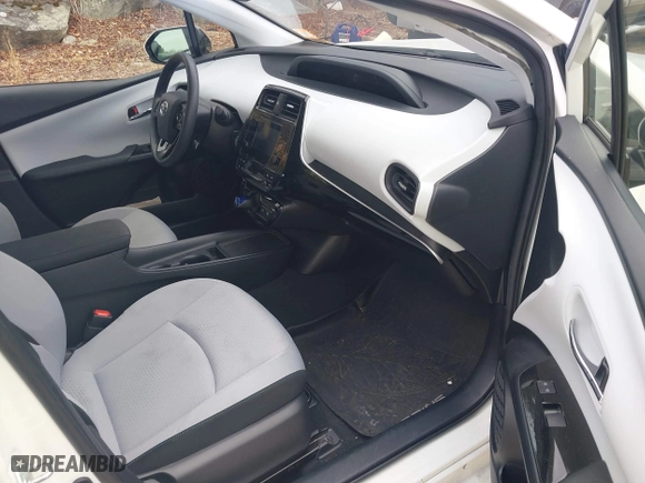2019 Toyota Prius L Eco with VIN JTDKARFUXK3098878, listed as a IAAI auction lot 41840307 with 43,085 mi miles. Bid and sale history available at carsss.com. Image 5.