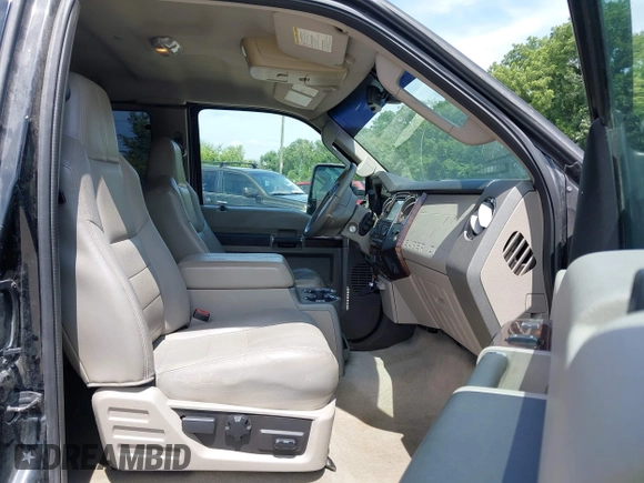 2008 Ford F-250 XL with VIN 1FTSX21R78EA52995, listed as a IAAI auction lot 42671323 with 159,849 mi miles and . Bid and sale history available at DreamBid. Image 5.