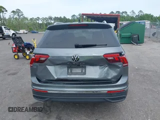 2024 Volkswagen Tiguan SE with VIN 3VV3B7AX8RM134486, listed as a IAAI auction lot 42095457 with 21,295 mi miles and . Bid and sale history available at DreamBid. Image 16.