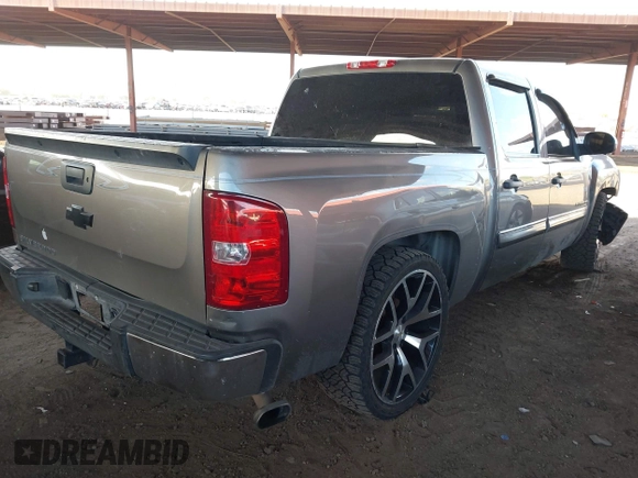2013 Chevrolet Silverado 1500 LT with VIN 3GCPCSE00DG110686, listed as a IAAI auction lot 42034864 with 225,135 mi miles and . Bid and sale history available at DreamBid. Image 4.
