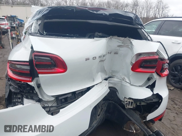 2018 Porsche Macan with VIN WP1AA2A56JLB18768, listed as a IAAI auction lot 41653261 with 56,993 mi miles. Bid and sale history available at carsss.com. Image 6.