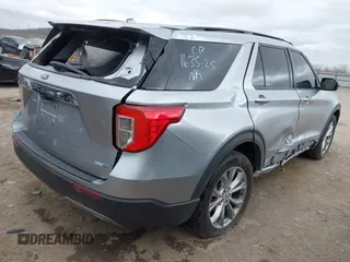 2020 Ford Explorer XLT with VIN 1FMSK8DH3LGC80022, listed as a IAAI auction lot 41827820 with 59,886 mi miles. Bid and sale history available at carsss.com. Image 4.