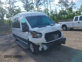 2024 Ford Transit Passenger XL z VIN 1FDAX2C89RKA86208, wystawiony jako IAAI lot #42260251 z przebiegiem 2 635 mil mil oraz . Historia ofert i sprzedaży dostępna na DreamBid. Obrazek 1.