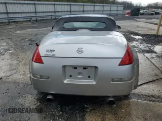 2004 Nissan 350Z Enthusiast z VIN JN1AZ36A54T015600, wystawiony jako Copart lot #53322995 z przebiegiem 114 850 mil mil oraz Czysty tytuł • Clean title. Historia ofert i sprzedaży dostępna na DreamBid. Obrazek 6.