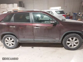 2013 Kia Sorento LX with VIN 5XYKTDA28DG338687, listed as a IAAI auction lot 41506461 with 234,553 mi miles. Bid and sale history available at carsss.com. Image 13.