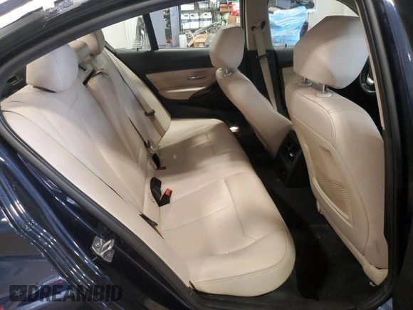 2015 BMW 3 Series 328i xDrive z VIN WBA3B5G5XFNS16548, wystawiony jako Copart lot #54682705 z przebiegiem 137 850 mil mil oraz Czysty tytuł • Clean title. Historia ofert i sprzedaży dostępna na DreamBid. Obrazek 10.