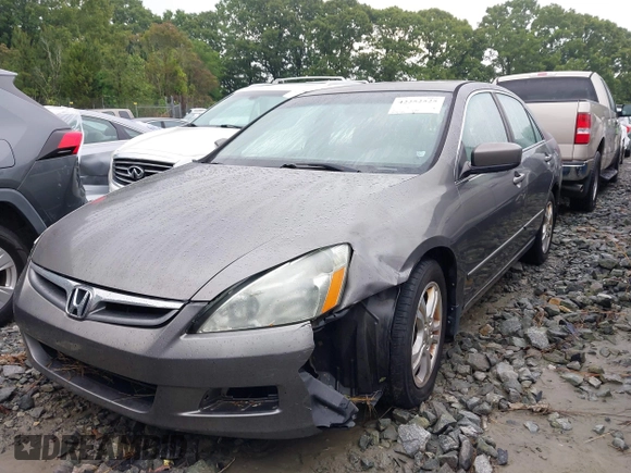 2006 Honda Accord EX-L z VIN 1HGCM56866A125228, wystawiony jako IAAI lot #42252525 z przebiegiem 254 398 mil mil oraz . Historia ofert i sprzedaży dostępna na DreamBid. Obrazek 17.