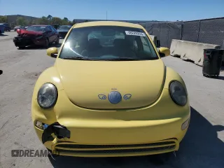 2003 Volkswagen New Beetle Coupe GL with VIN 3VWBK21CX3M414361, listed as a Copart auction lot 48229265 with 147,994 mi miles and Salvage Title. Bid and sale history available at carsss.com. Image 5.