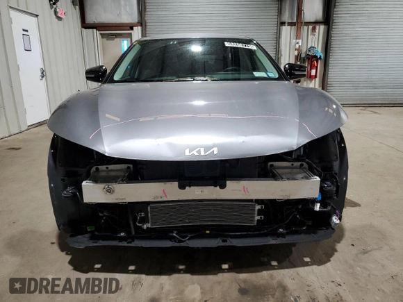 2024 Kia EV6 Wind with VIN KNDC34LA9R5201931, listed as a Copart auction lot 53256775 with 13,062 mi miles and Clean Title. Bid and sale history available at carsss.com. Image 5.