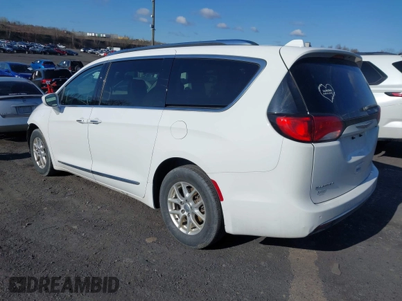 2020 Chrysler Pacifica Touring L z VIN 2C4RC1BG7LR139258, wystawiony jako IAAI lot #42037040 z przebiegiem 155 241 mil mil oraz . Historia ofert i sprzedaży dostępna na DreamBid. Obrazek 3.