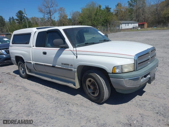 1998 Dodge Ram 1500 with VIN 3B7HC13Y7WG184231, listed as a IAAI auction lot 41884714 with 136,079 mi miles. Bid and sale history available at carsss.com. Image 1.
