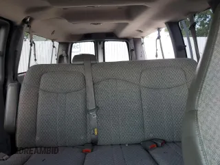 2003 Chevrolet Express Passenger with VIN 1GAHG39UX31231081, listed as a Copart auction lot 62132445 with 207,650 mi miles and Salvage title. Bid and sale history available at DreamBid. Image 10.