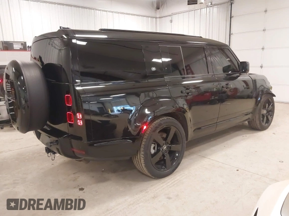2024 Land Rover Defender X-Dynamic SE with VIN SALE2FEU1R2300221, listed as a IAAI auction lot 41579863 with 13,981 mi miles and . Bid and sale history available at DreamBid. Image 4.