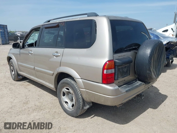 2002 Suzuki XL-7 Standard with VIN JS3TX92V424119690, listed as a IAAI auction lot 41877483 with 113,590 mi miles. Bid and sale history available at carsss.com. Image 3.