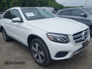 2019 Mercedes-Benz GLC 300 z VIN WDC0G4KB9KV175364, wystawiony jako IAAI lot #42350007 z przebiegiem 59 324 mil mil oraz . Historia ofert i sprzedaży dostępna na DreamBid. Obrazek 1.
