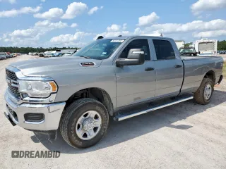 2024 Ram 2500 Tradesman z VIN 3C6UR5HJ5RG169223, wystawiony jako Copart lot #58101395 z przebiegiem 7 506 mil mil oraz Szkoda całkowita • Salvage title. Historia ofert i sprzedaży dostępna na DreamBid. Obrazek 1.