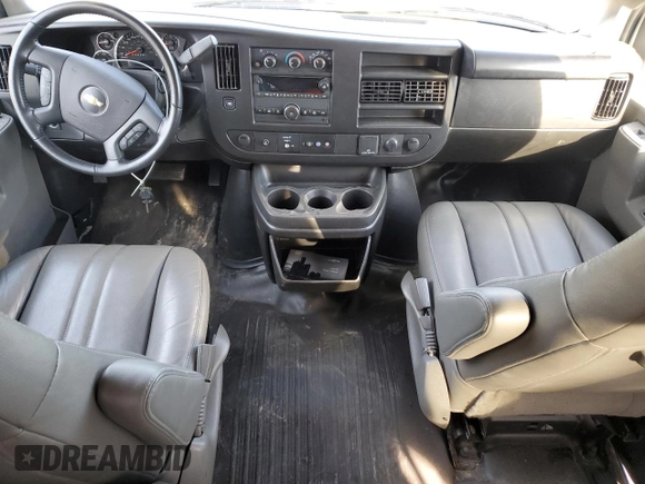 2022 Chevrolet Express Passenger LS z VIN 1GAZGNFP7N1272754, wystawiony jako Copart lot #73560924 z przebiegiem 25 492 mil mil oraz Czysty tytuł • Clean title. Historia ofert i sprzedaży dostępna na DreamBid. Obrazek 8.