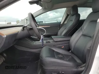 2022 Tesla Model 3 Long Range z VIN 5YJ3E1EB7NF365962, wystawiony jako Copart lot #48601865 z przebiegiem 121 541 mil mil oraz Szkoda całkowita • Salvage title. Historia ofert i sprzedaży dostępna na DreamBid. Obrazek 7.