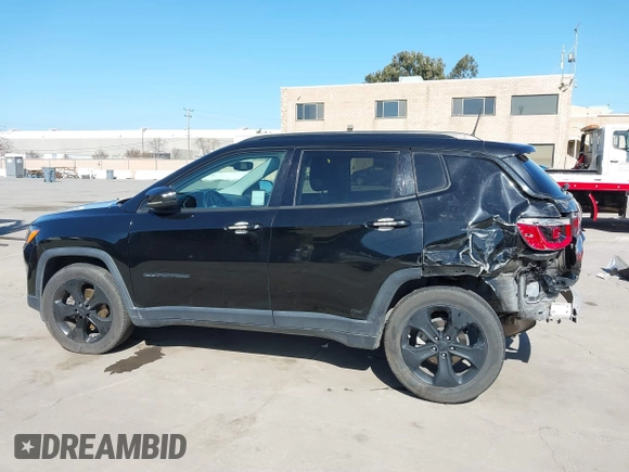 2018 Jeep Compass Latitude with VIN 3C4NJCBB3JT501939, listed as a IAAI auction lot 41670306 with 93,767 mi miles. Bid and sale history available at carsss.com. Image 15.